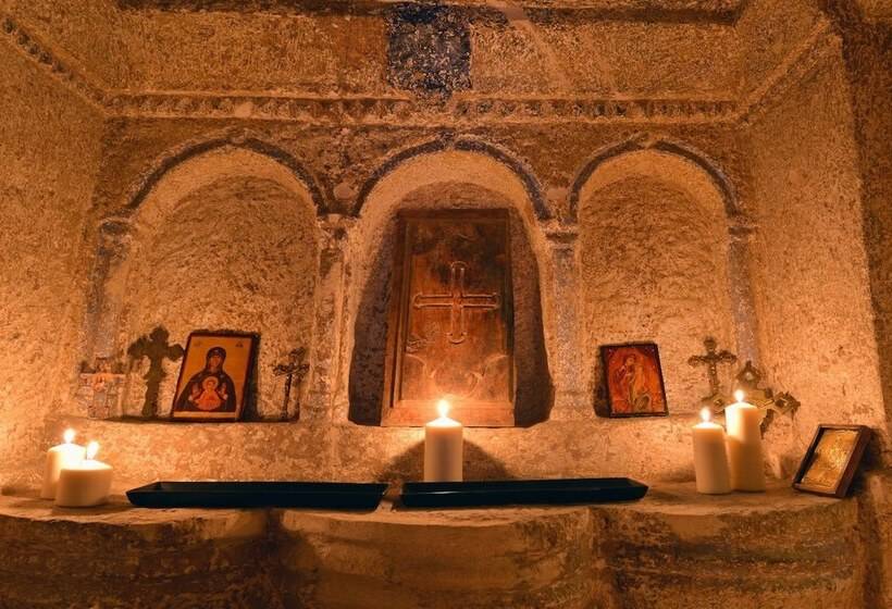 디럭스 룸, Sunak Cave