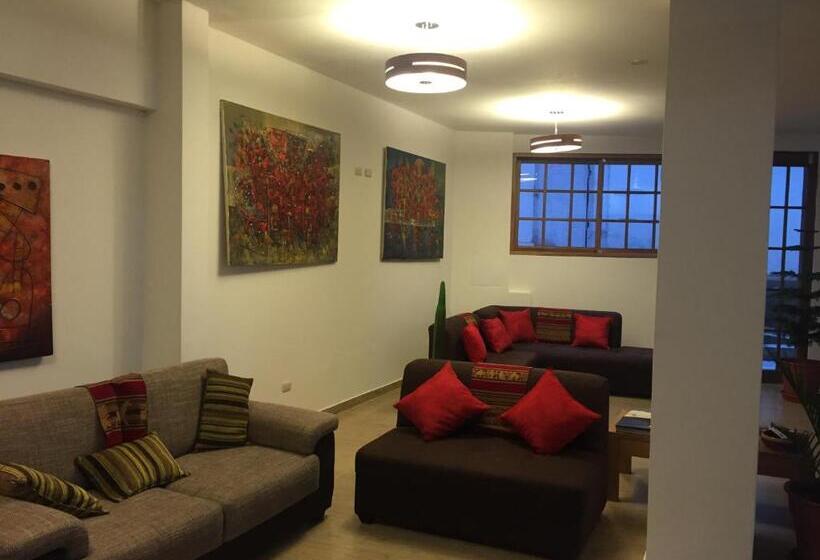 חדר קלאסי לשלושה, Terraza De Luna