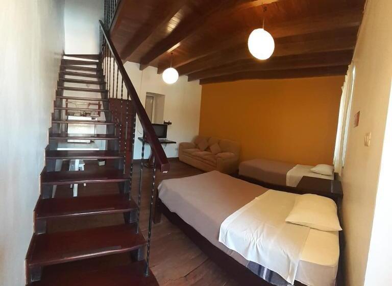 جناح عائلي, Viavia Cafe Ayacucho