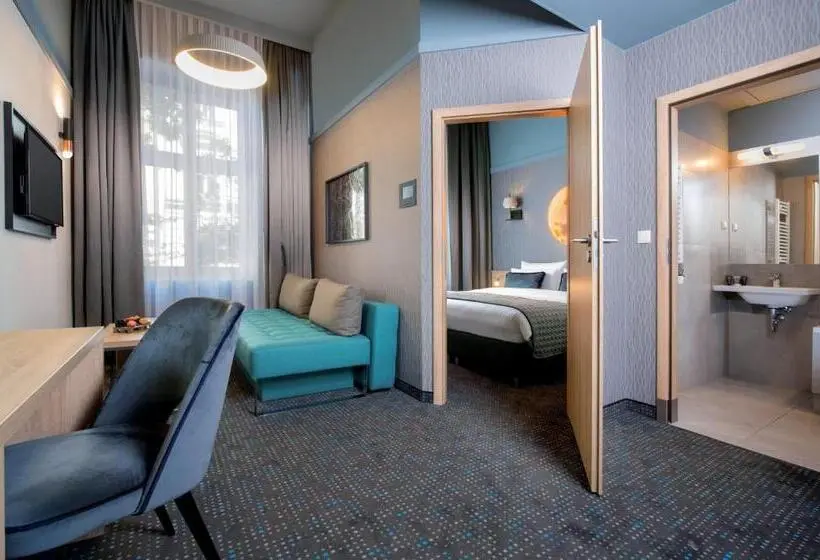 اتاق لوکس سه تخته, Leonardo Boutique Hotel Krakow Old Town