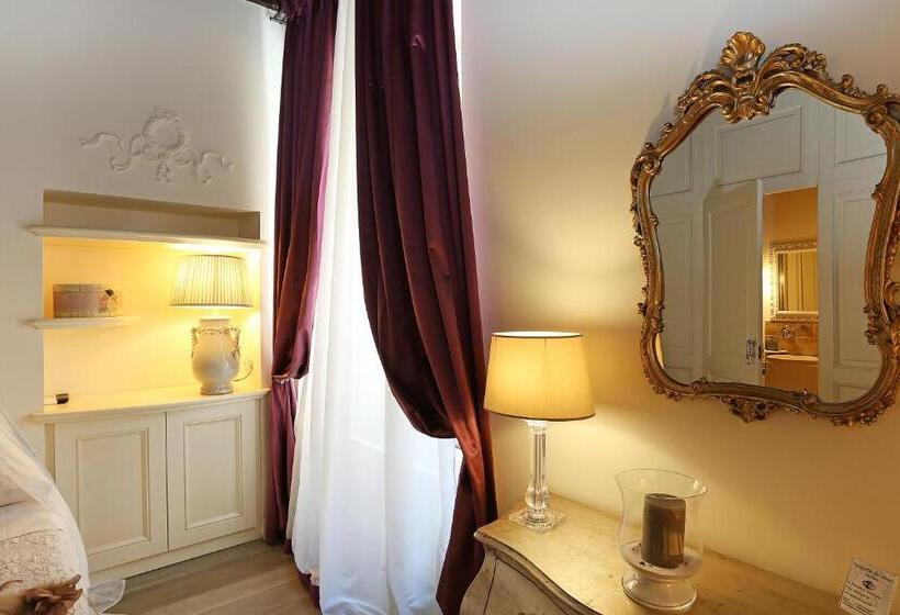 חדר סטנדרט, Piazzetta De' Monti Suites