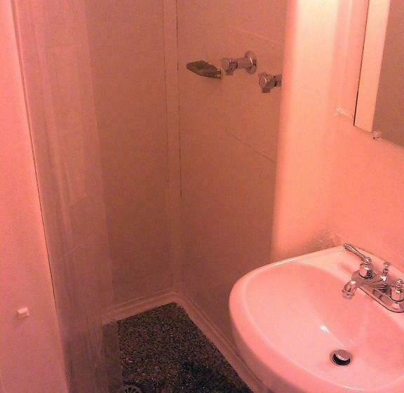 غرفة قياسية, Ranch Motel