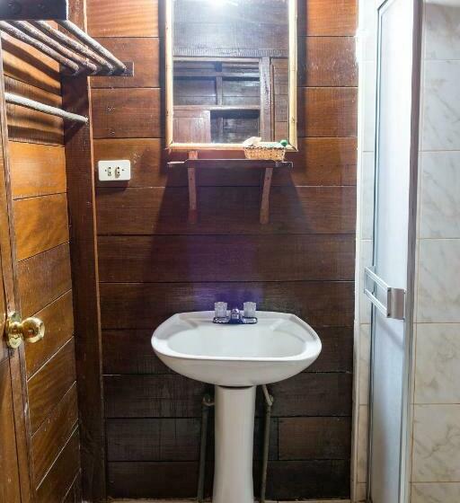 اتاق استاندارد یک نفره, Wasai Puerto Maldonado Hostel