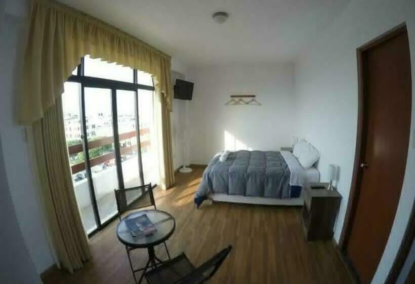 غرفة قياسية, Residencial Los Frayles