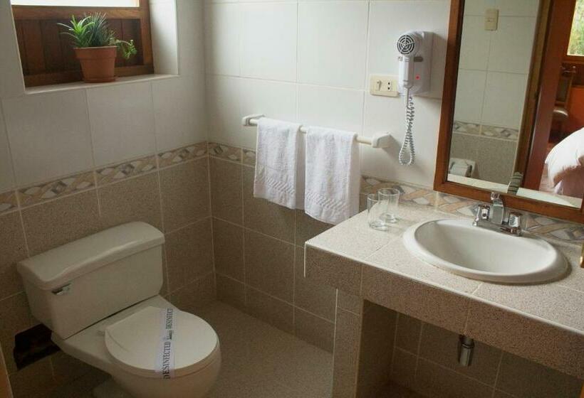 اتاق استاندارد سه نفره, Sauce Hotel Boutique