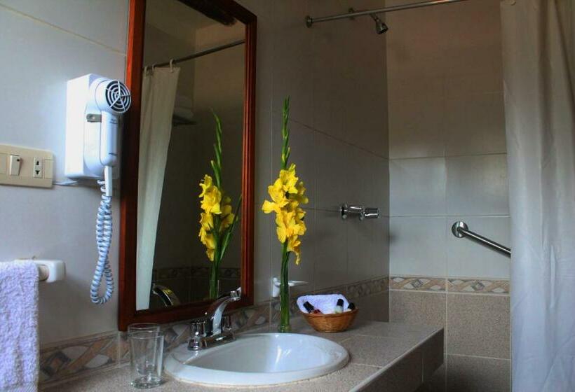 اتاق استاندارد سه نفره, Sauce Hotel Boutique