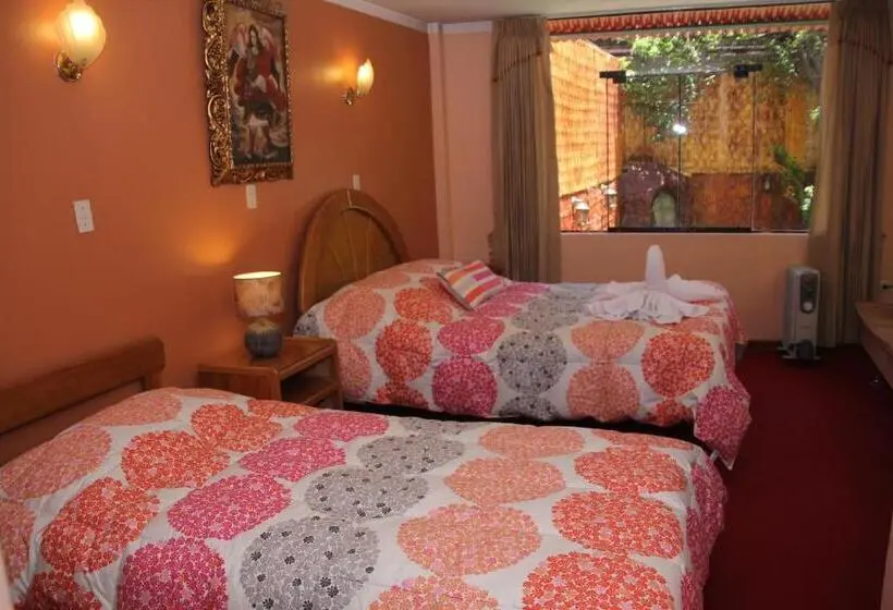 اتاق استاندارد با چشم‌انداز باغ, Totorani Inn