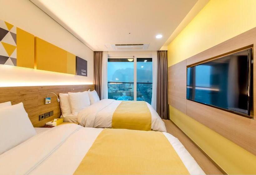 Номер Deluxe Вид на Горы, Co Op City Hotel Seongsan