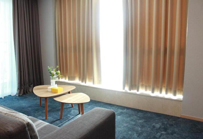 キングサイズベッドのスイートルーム, Co Op City Hotel Seongsan