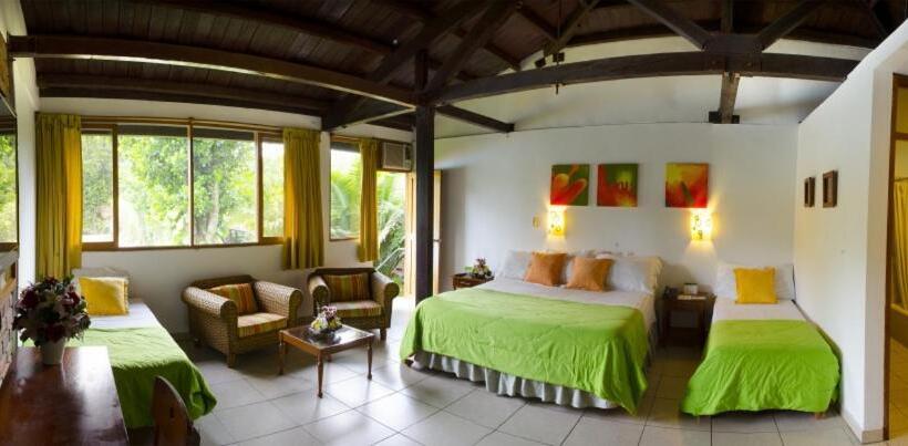 غرفة عائلية, Dm Es Tarapoto