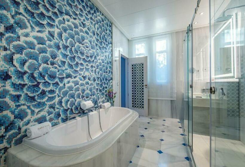 سوئیت رویال, Gran Hotel Miramar Gl