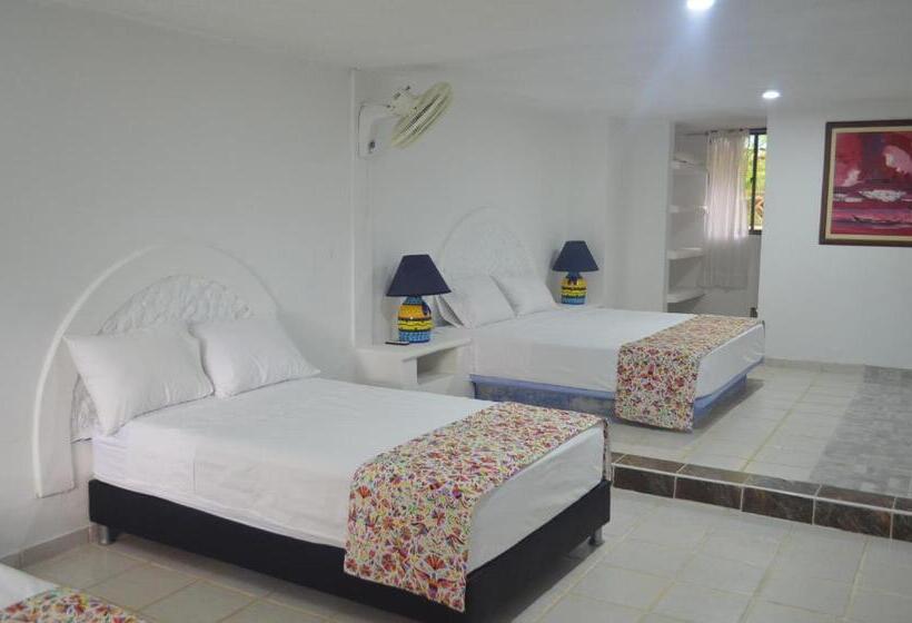 带露台的小型套房, Amanwana Ecofinca