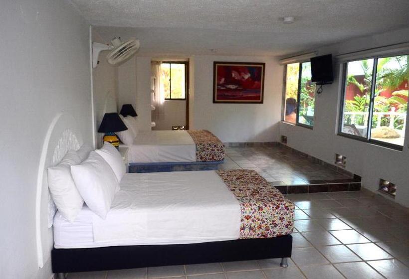 带露台的小型套房, Amanwana Ecofinca