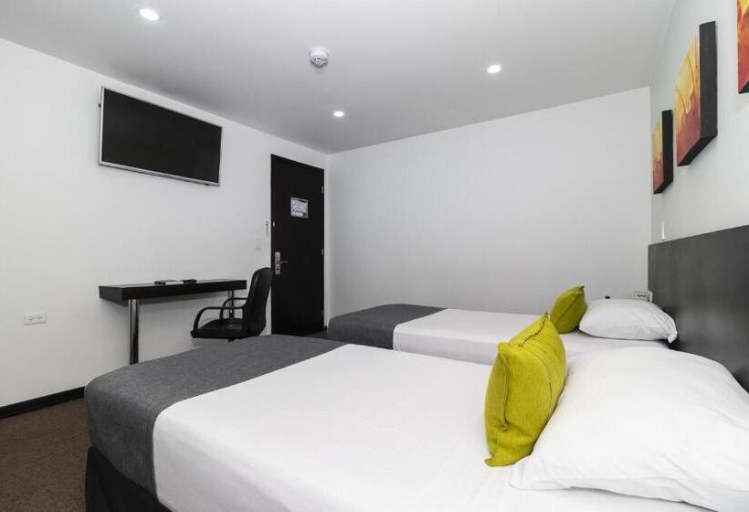 اتاق استاندارد چهار تخته, Ayenda 1063 Golden