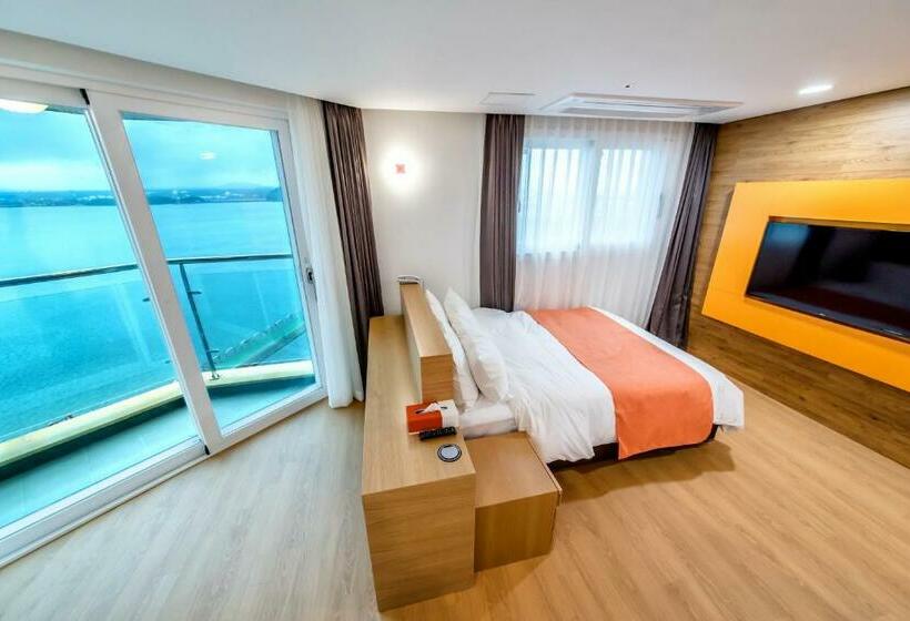Номер Executive Вид на Море, Co Op City Hotel Seongsan
