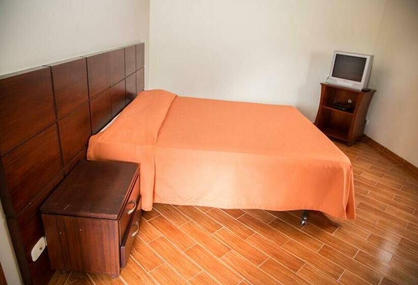 标准间, El Castillo Chinauta