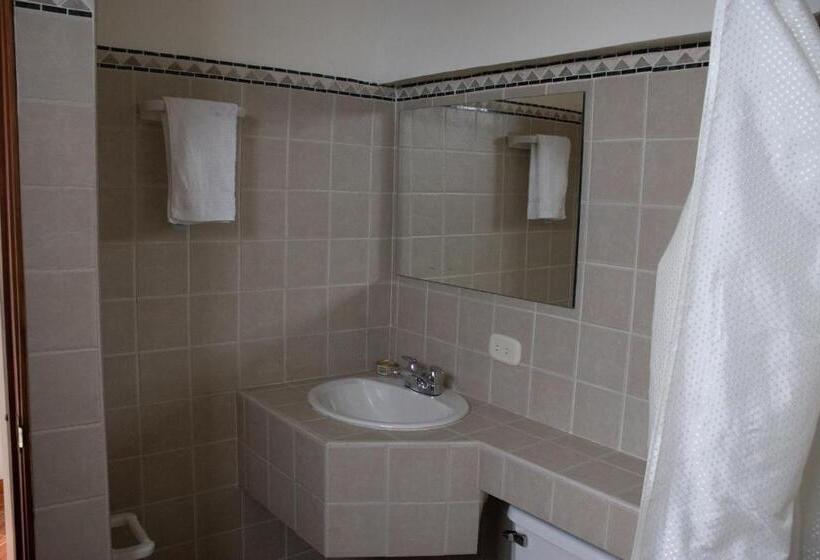 标准间, El Castillo Chinauta