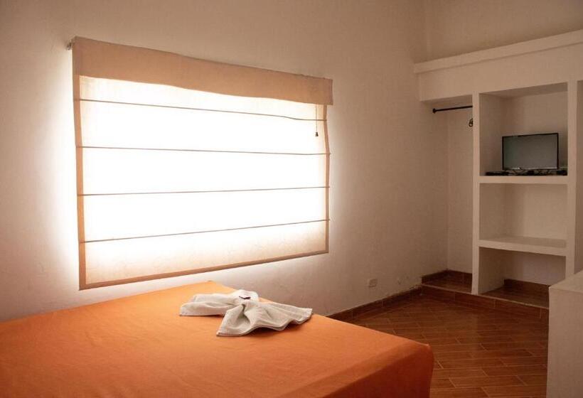 家庭间, El Castillo Chinauta