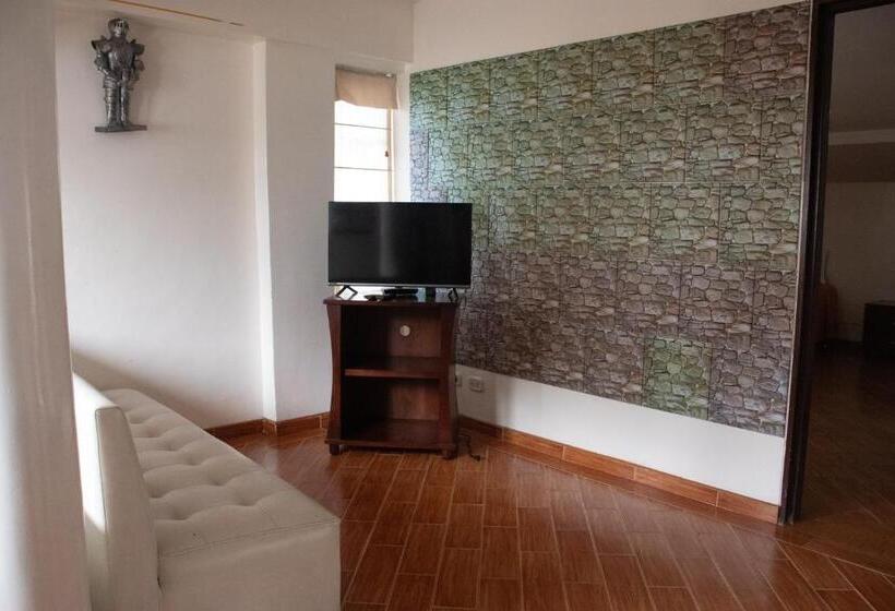 家庭间, El Castillo Chinauta