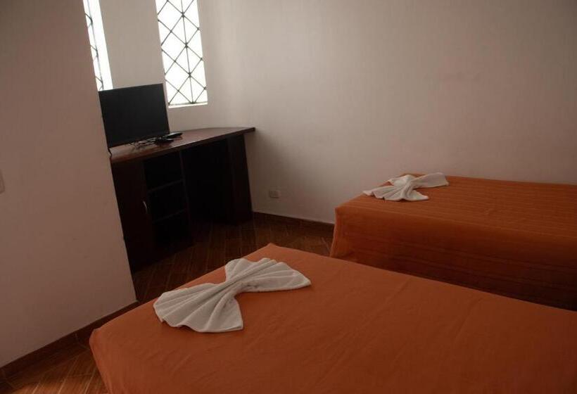 四人标准间, El Castillo Chinauta