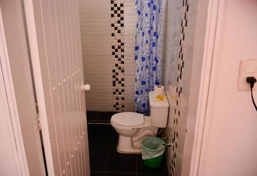 חדר משפחתי, La Gran Mansion De La Negra