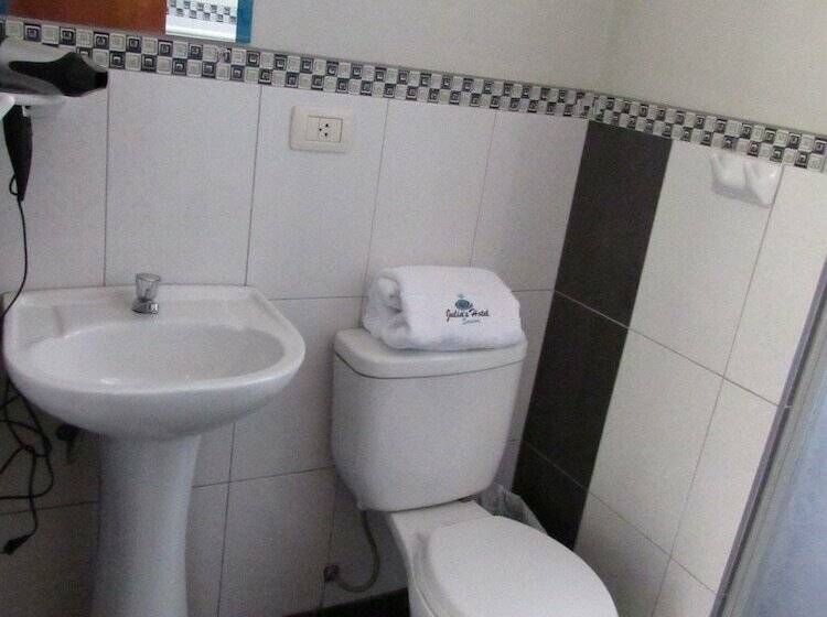 Pokój Rodzinny, Julia S