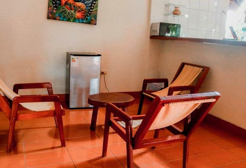 سوییت جونیور با بالکن, La Patarashca