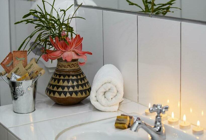 اتاق استاندارد, La Patarashca