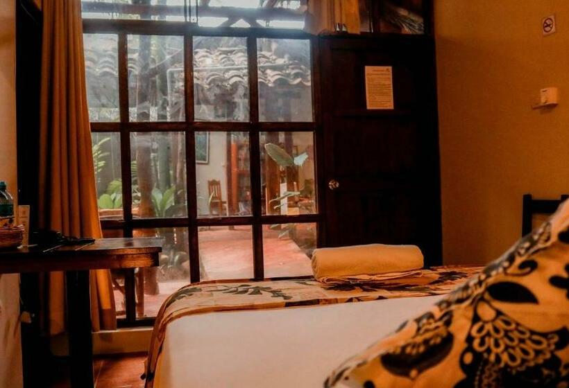 اتاق استاندارد, La Patarashca