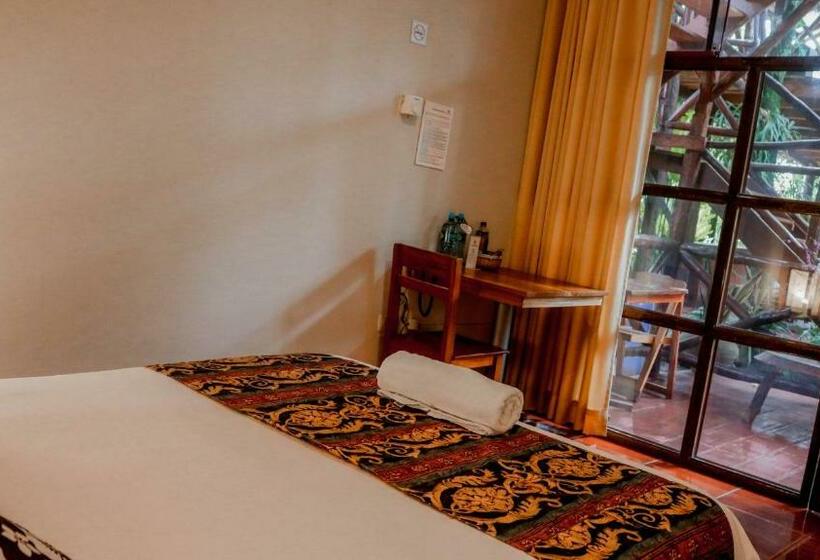 اتاق استاندارد یک نفره, La Patarashca