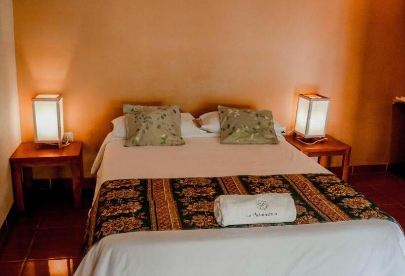 اتاق استاندارد یک نفره, La Patarashca