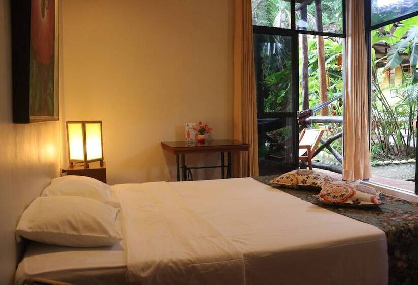 اتاق استاندارد یک نفره, La Patarashca