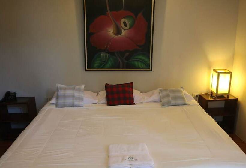 اتاق استاندارد, La Patarashca