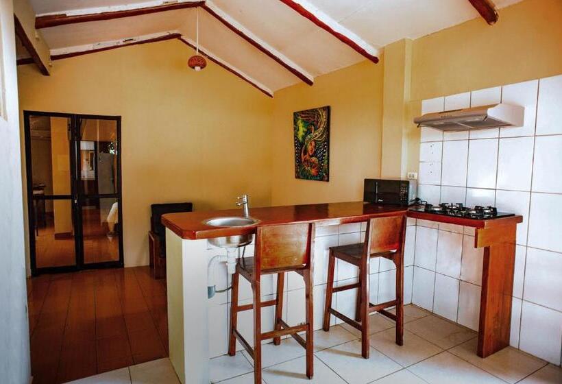 سوییت جونیور با بالکن, La Patarashca