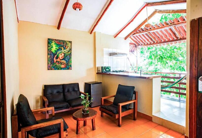 سوییت جونیور با بالکن, La Patarashca