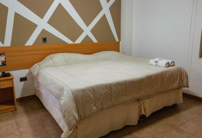 חדר אקזקיוטיב, Mochiks