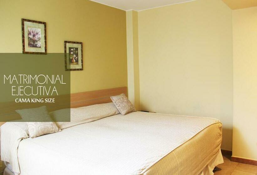 חדר אקזקיוטיב, Mochiks