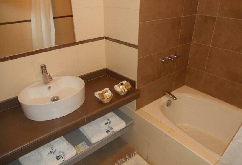 חדר סטנדרט, Mochiks