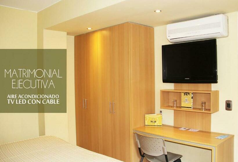 חדר אקזקיוטיב, Mochiks