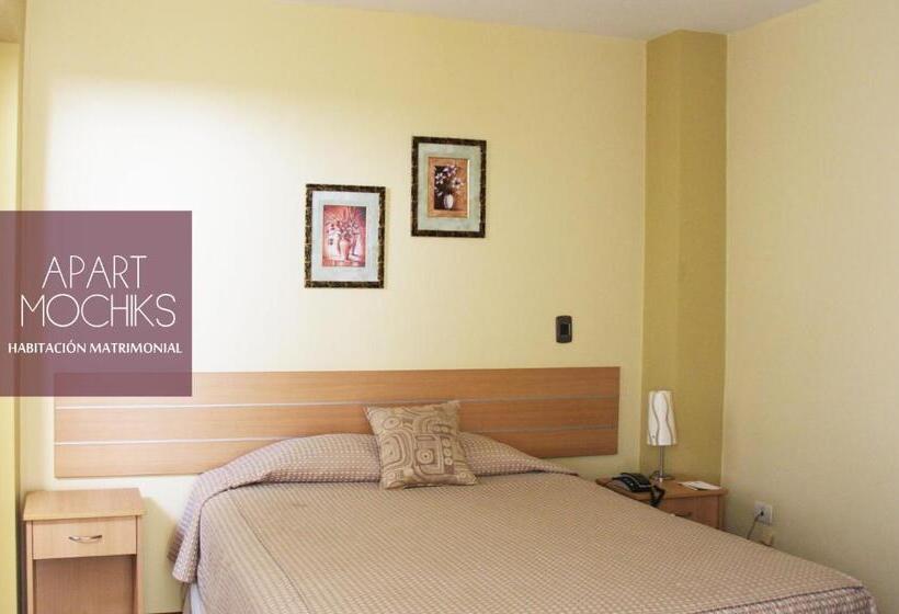 חדר משפחתי קלאסי, Mochiks