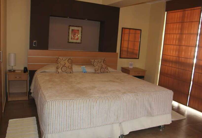 חדר אקזקיוטיב, Mochiks