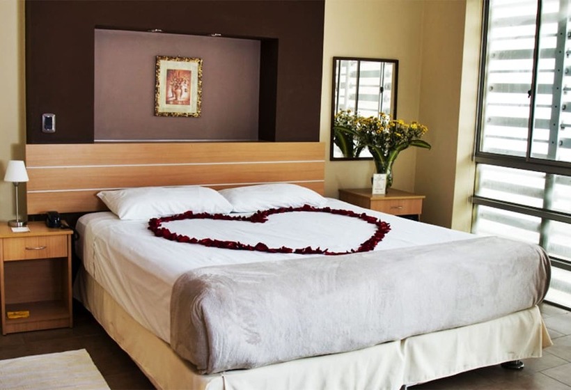 חדר אקזקיוטיב, Mochiks