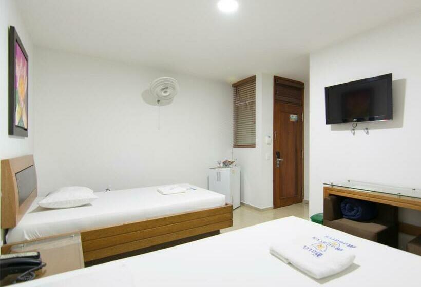 スタンダードトリプルルーム, Monarca