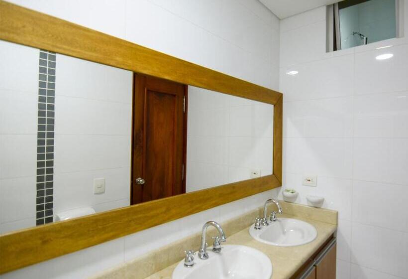 ファミリールーム, Monarca