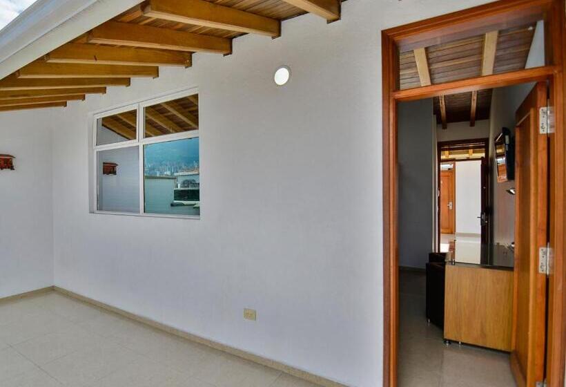 ファミリールーム, Monarca