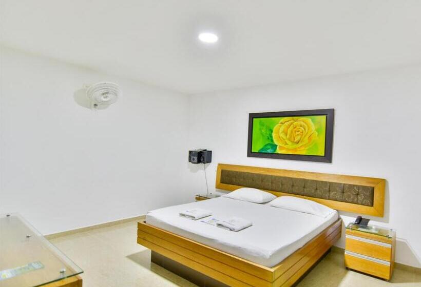 キングサイズベッドのスーペリアルーム, Monarca