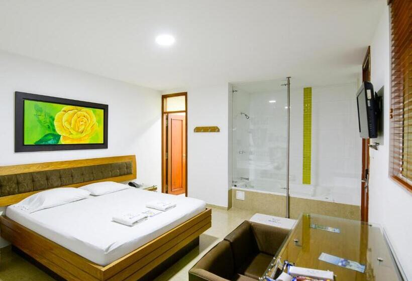 キングサイズベッドのスーペリアルーム, Monarca