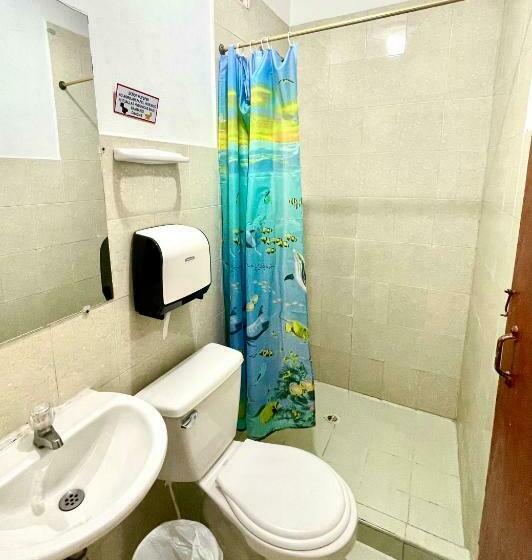 חדר סטנדרט לשלושה, Y Restaurante La Quinta