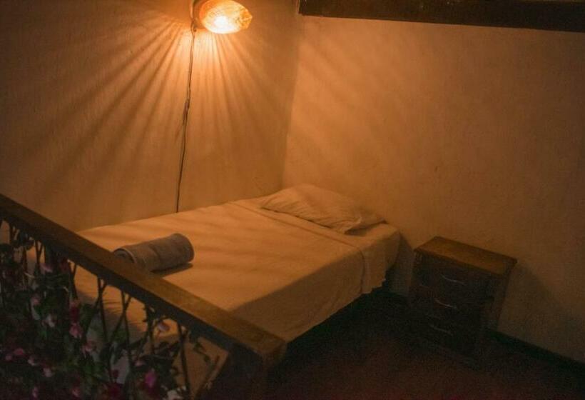 اتاق استاندارد سه تخته با سرویس بهداشتی مشترک, Hostal Españolete