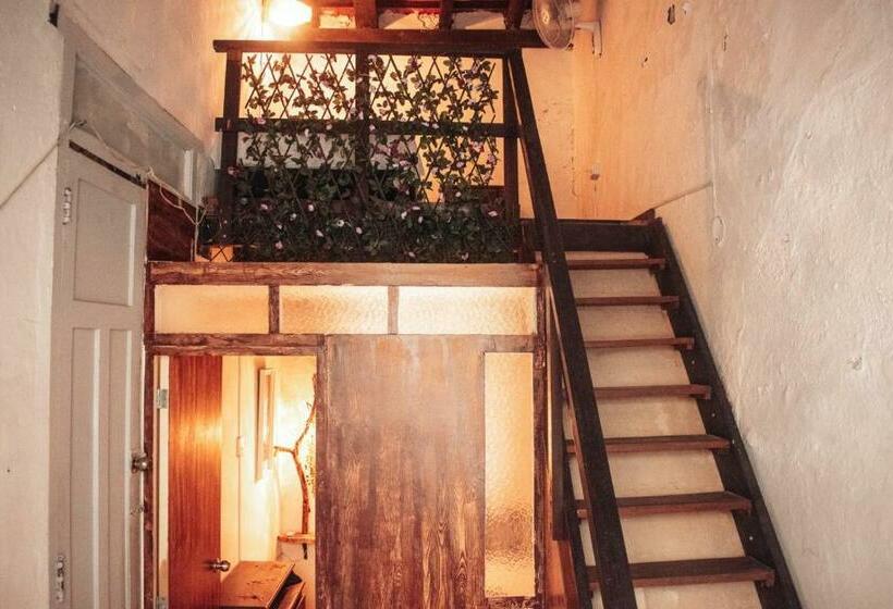 חדר סטנדרט לשלושה עם חדר אמבטיה משוף, Hostal Españolete